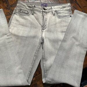 NYDJ Super Skinny Jeans with Lift Tuck® Technology
Size: 6 silver/grey wash